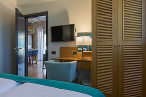 Anthemion Suites & Villas