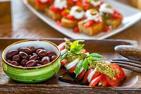 Anthemion Suites & Villas