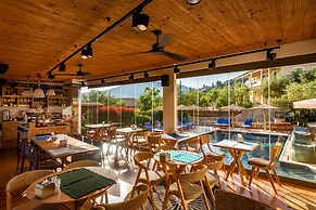 Anthemion Suites & Villas