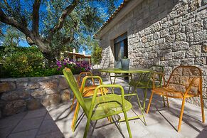 Anthemion Suites & Villas