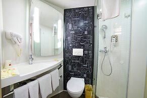 ibis Chengdu West Jingcui Road