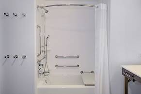 Hampton Inn & Suites Irvine-Orange County Airport