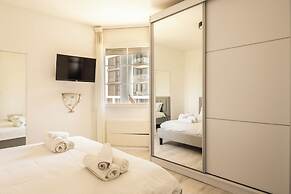 Chic 3BR Apt on the Beach by Sea N' Rent