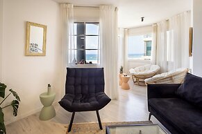 Chic 3BR Apt on the Beach by Sea N' Rent