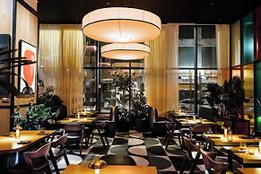 Fairlane Hotel