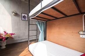 Soft Pillow Hostel - Adults Only