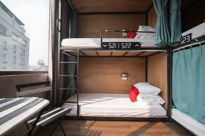 Soft Pillow Hostel - Adults Only