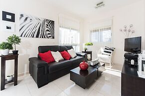 Spacious Duplex with Terrace 3-min From the Beach