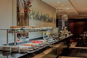 Astron Ponta Grossa Plaza by Nobile