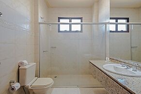 Astron Ponta Grossa Plaza by Nobile