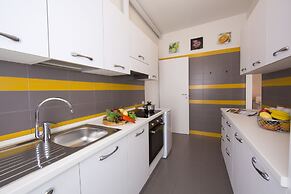 The Square Apartment