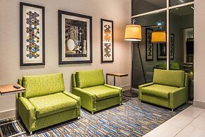 Holiday Inn Express & Suites Farmville by IHG