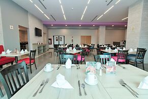 CHN Hotel Monterrey Aeropuerto, Trademark by Wyndham