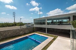 CHN Hotel Monterrey Aeropuerto, Trademark by Wyndham