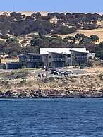 Penneshaw Oceanview Apartments