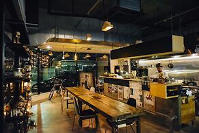 AIEN Coffee and hostel