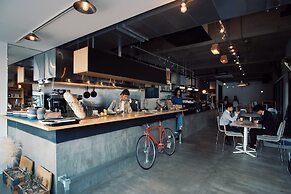 AIEN Coffee and hostel