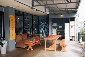 AIEN Coffee and hostel