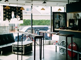 AIEN Coffee and hostel