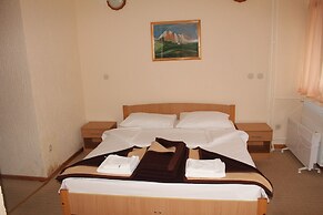 Hotel Mladost
