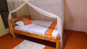 Irungu Forest Safari Lodge