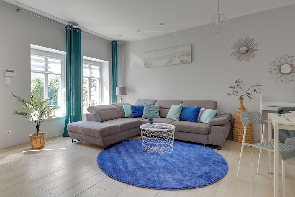 Lion Apartments - Haffnera 19