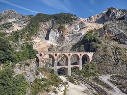 Castello di Pontebosio Luxury Resort