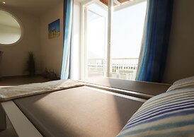 Easy Living Hotel