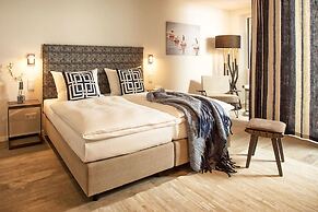 Easy Living Hotel