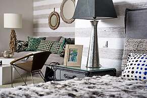 Easy Living Hotel