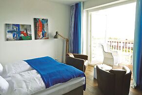 Easy Living Hotel