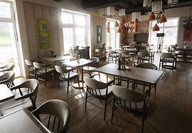 Easy Living Hotel