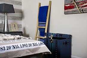 Easy Living Hotel