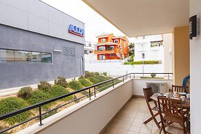 A04 - Large Modern 1 bed Apartment with pool by DreamAlgarve