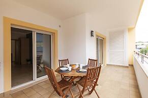 A04 - Large Modern 1 bed Apartment with pool by DreamAlgarve