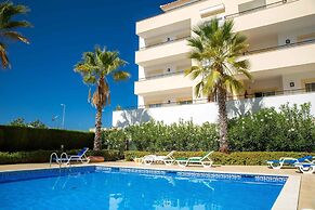 A04 - Large Modern 1 bed Apartment with pool by DreamAlgarve