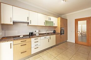 A04 - Large Modern 1 bed Apartment with pool by DreamAlgarve