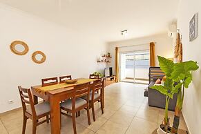 A04 - Large Modern 1 bed Apartment with pool by DreamAlgarve