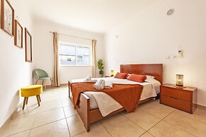 A04 - Large Modern 1 bed Apartment with pool by DreamAlgarve