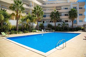 A04 - Large Modern 1 bed Apartment with pool by DreamAlgarve