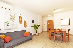 A04 - Large Modern 1 bed Apartment with pool by DreamAlgarve