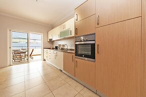 A04 - Large Modern 1 bed Apartment with pool by DreamAlgarve