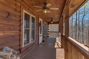 Horseshow Hideaway – Pet Friendly Cabin, 7 Minutes to TIEC