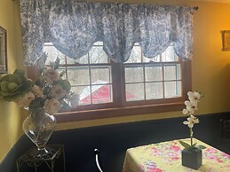 Back Inn Time Bed & Breakfast
