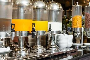 SureStay Plus Hotel by Best Western Sukhumvit 2