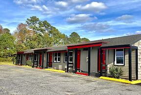 Whistling Pines - Daily & Extended Stay, Elizabeth City