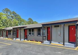 Whistling Pines - Daily & Extended Stay, Elizabeth City