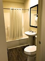 Whistling Pines - Daily & Extended Stay, Elizabeth City