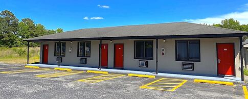 Whistling Pines - Daily & Extended Stay, Elizabeth City