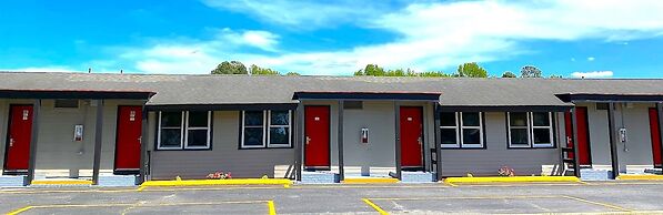 Whistling Pines - Daily & Extended Stay, Elizabeth City